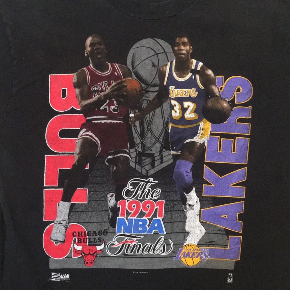 Vintage Jordan/Magic Shirt. Size: L